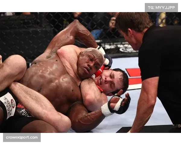 苏苏尔卡耶夫对阵麦科尼科 中量级副赛开启赛事